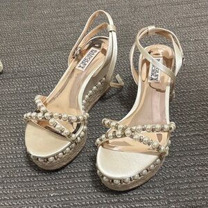 Badgley Mischka Pearl Embellished Gold Heels